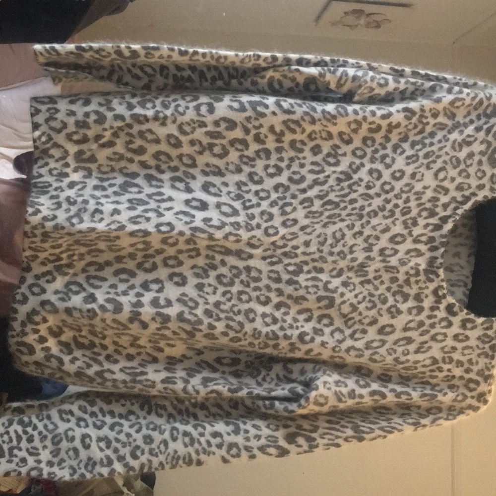 Ann Taylor petites L cheetah print sweater